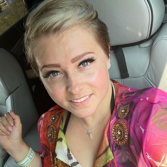 Meet your poser - Picture 5 of 15